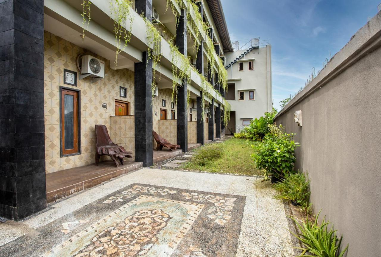 Lavanda Guesthouse/Homestay Jimbaran Exteriör bild